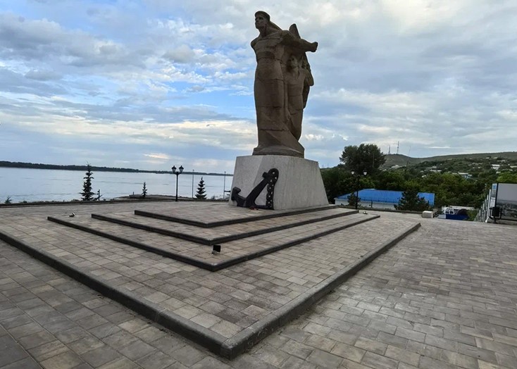 В Вольске безымянный памятник